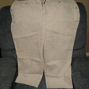 Women's 24W CJ Banks capris